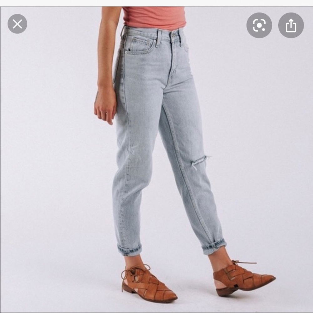 Vintage LEVI’S mom jeans